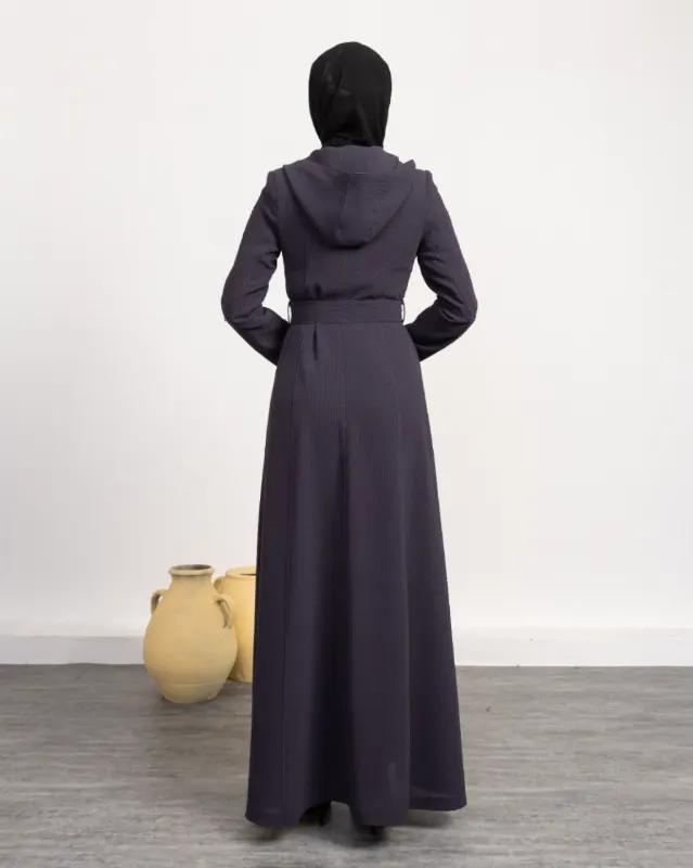 جاكيت نسائي طويل بياقة وحزام وسحاب أمامي G0029